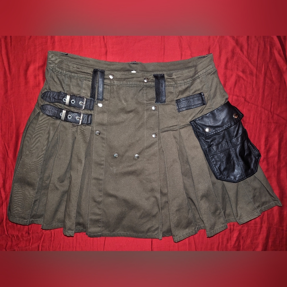 Men's size 42 Kilt from Macleo Sexy Leather